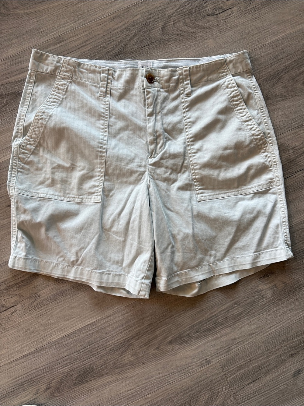 GAP Women's girlfriend chino Shorts size 10